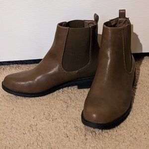 Croc Heel Side Gore Panels Flat Boots